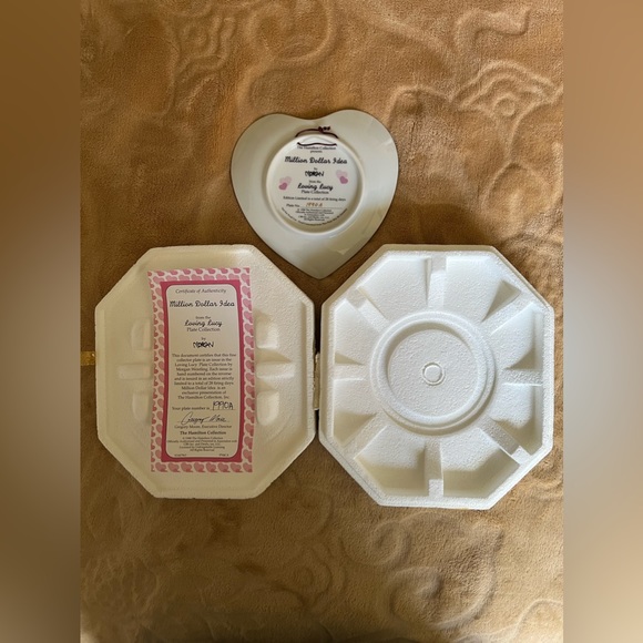 Heart-Shaped Art Piece with Brown and Gold Accents - Picture 6 of 16